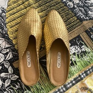 Nicole size 9M mules